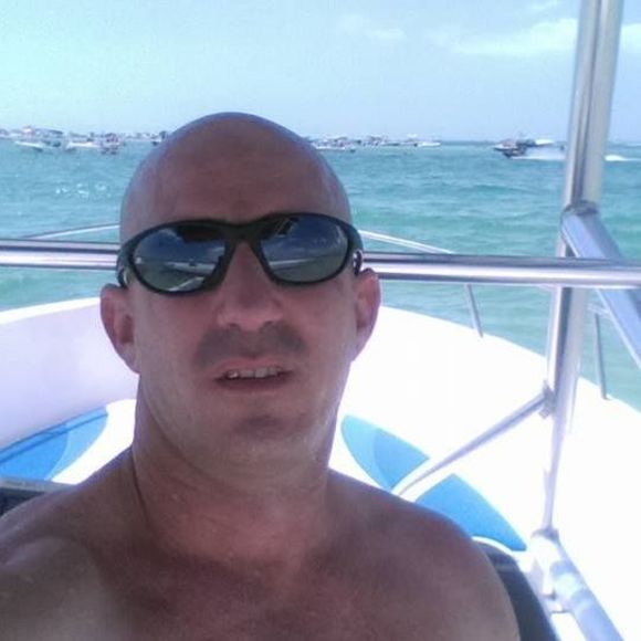 Meet your Posher, Luis - Picture 1 of 1